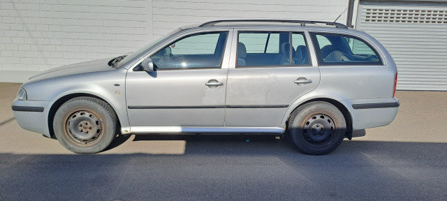 SKODA Octavia 1.8 T Elegance