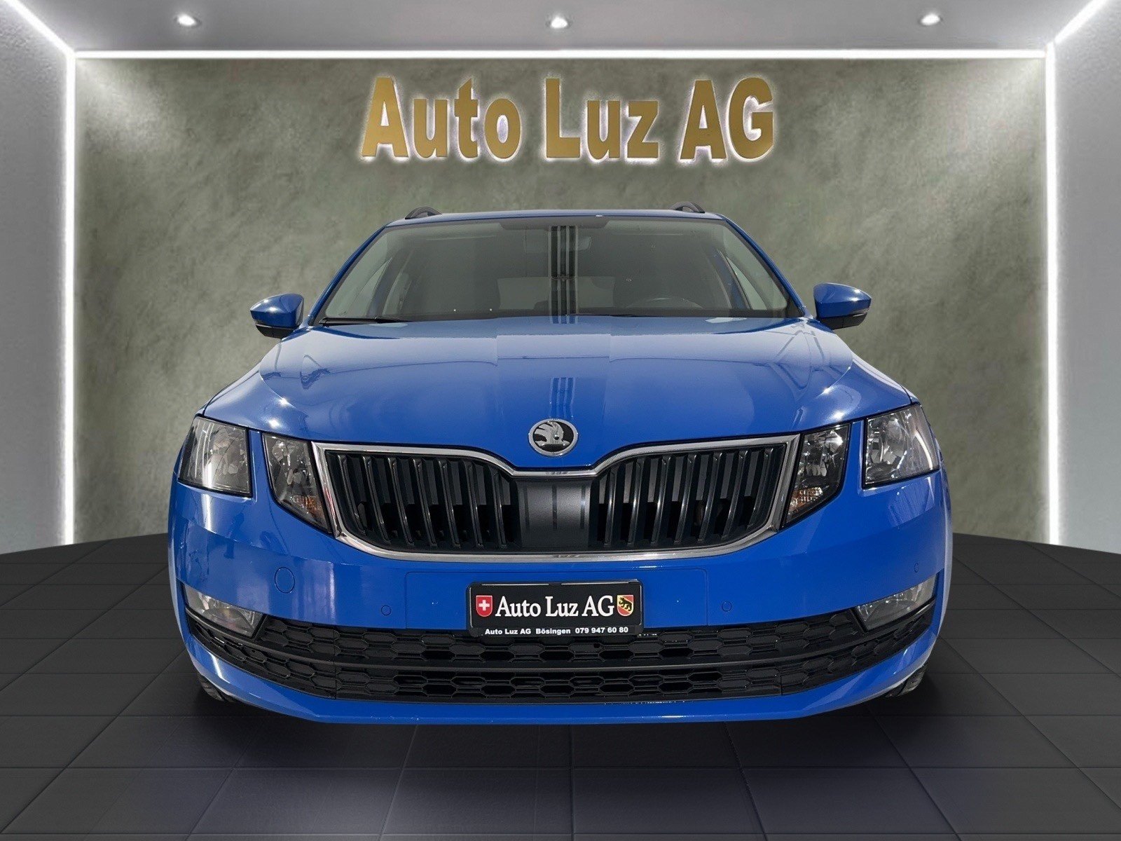 SKODA Octavia Combi 1.6 TDI Ambition, Diesel, Second hand / Used, Manual - 2