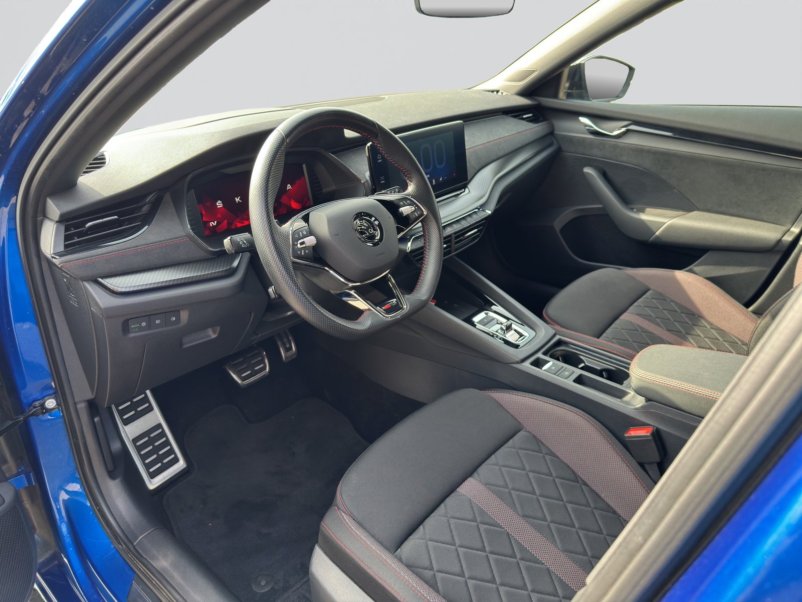 SKODA Octavia Combi 1.4 TSI PHEV DSG RS Black, Hybride Rechargeable Essence/Électricité, Occasion / Utilisé, Automatique - 7