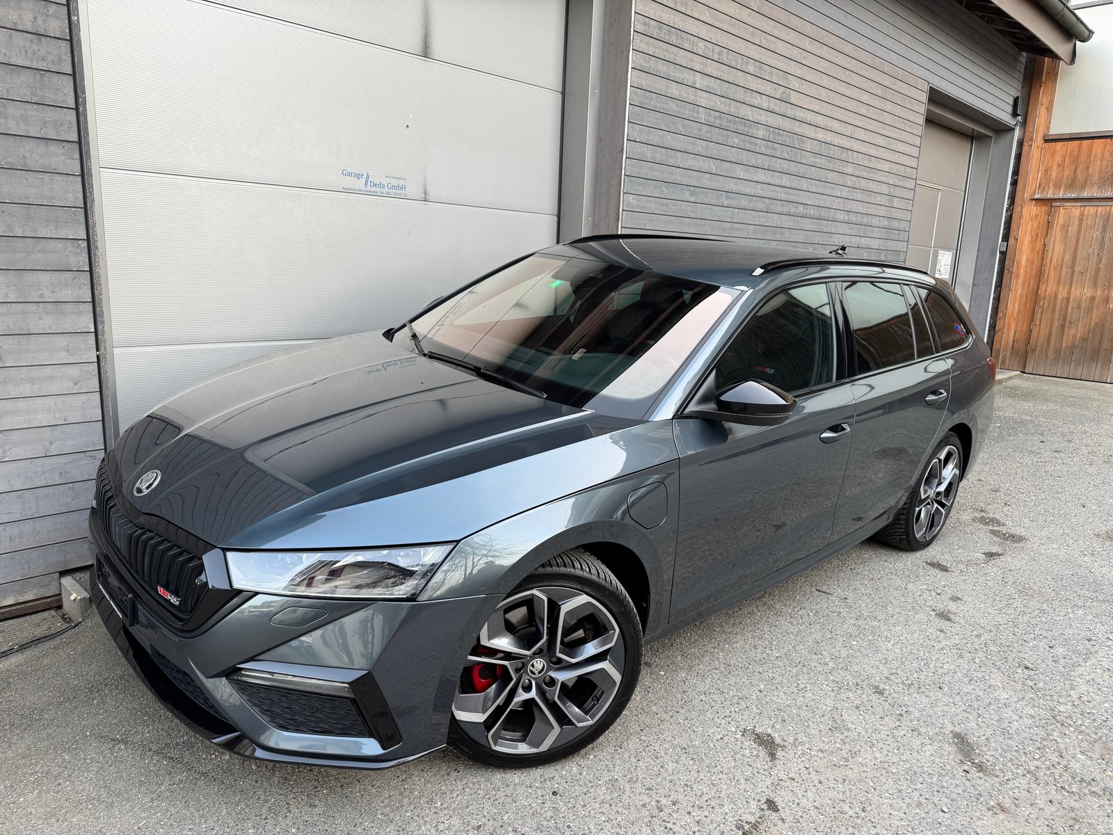SKODA Octavia Combi 1.4 TSI PHEV DSG RS, Plug-in-Hybrid Petrol/Electric, Second hand / Used, Automatic - 2
