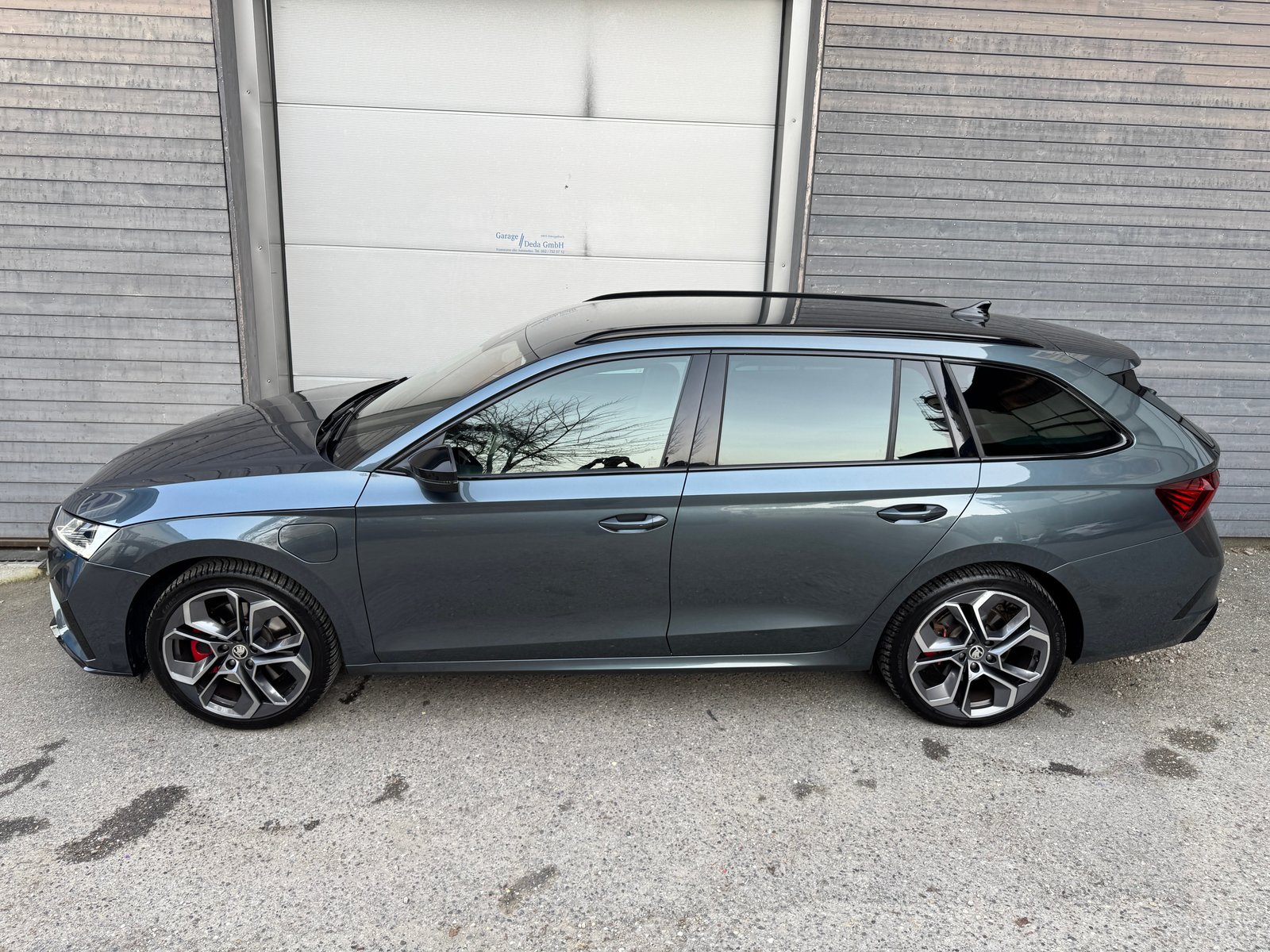 SKODA Octavia Combi 1.4 TSI PHEV DSG RS, Plug-in-Hybrid Petrol/Electric, Second hand / Used, Automatic - 5