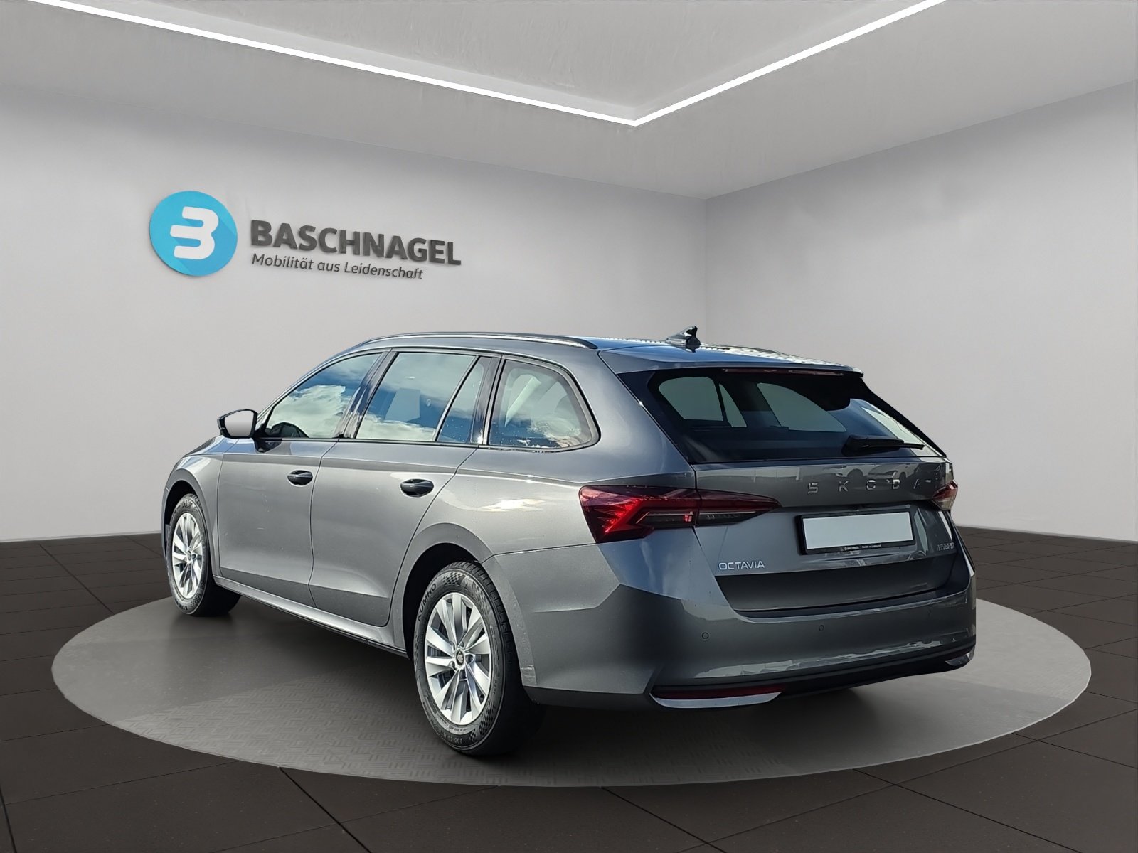 SKODA Octavia Combi 1.5 TSI mHEV DSG Dynamic, Mild-Hybrid Benzin/Elektro, Occasion / Gebraucht, Automatik - 3