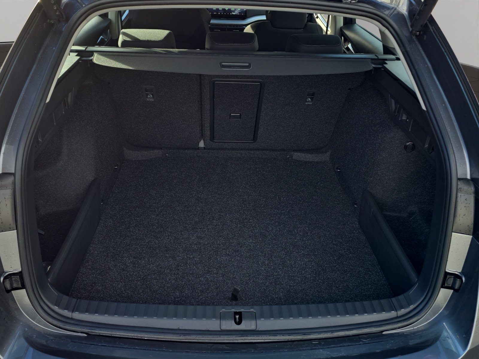 SKODA Octavia Combi 1.5 TSI mHEV DSG Dynamic, Mild-Hybrid Benzin/Elektro, Occasion / Gebraucht, Automatik - 6