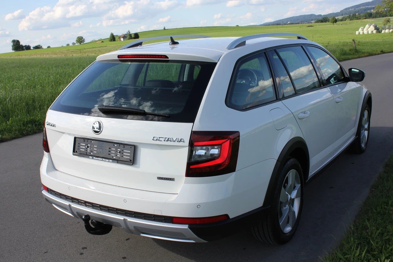 SKODA Octavia Combi 2.0 TDI Scout 4x4 mit Anhängerkupplung, Diesel, Occasion / Utilisé, Manuelle - 3