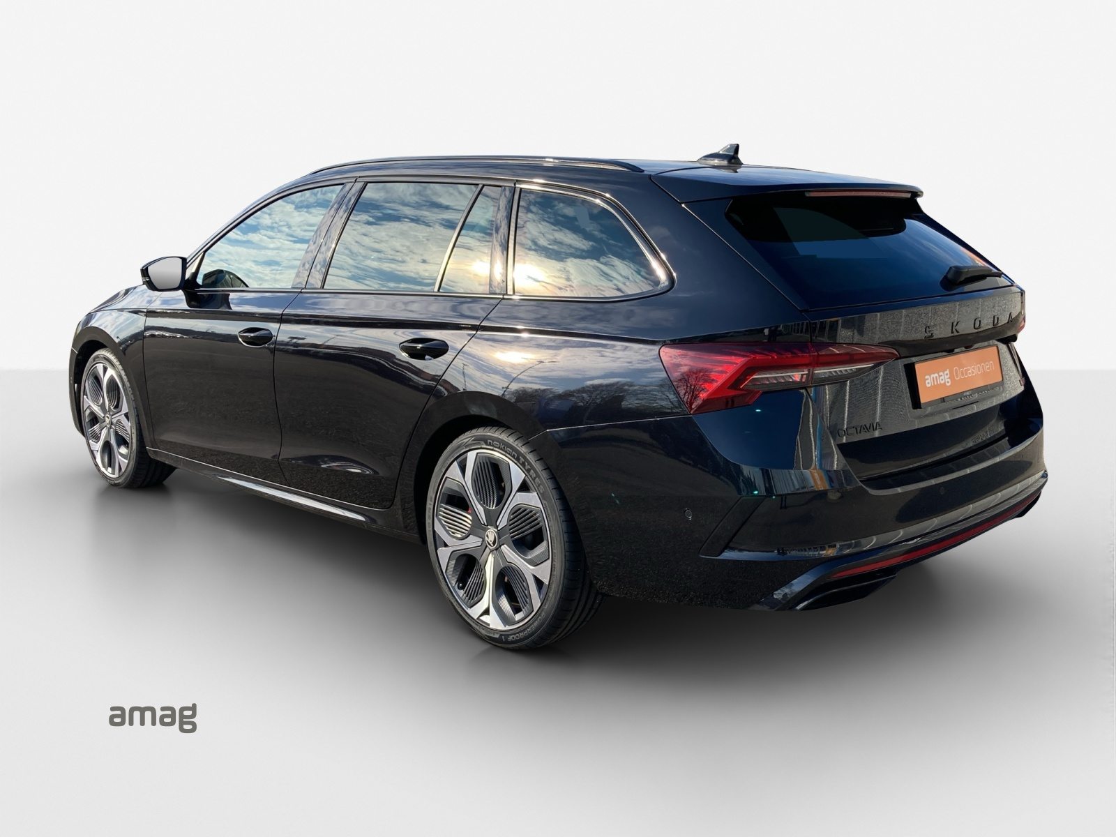 SKODA Octavia RS, Benzin, Occasion / Gebraucht, Automatik - 3