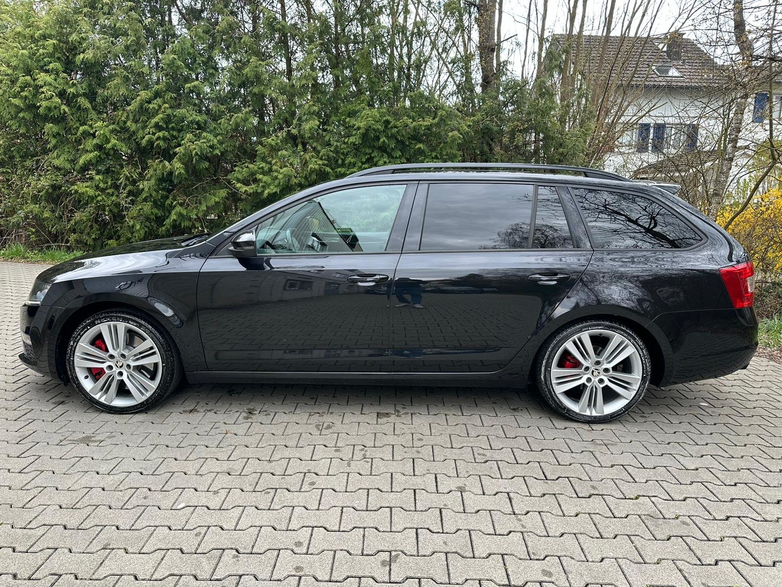 SKODA Octavia Combi 2.0 TSI RS DSG, Essence, Occasion / Utilisé, Automatique - 2