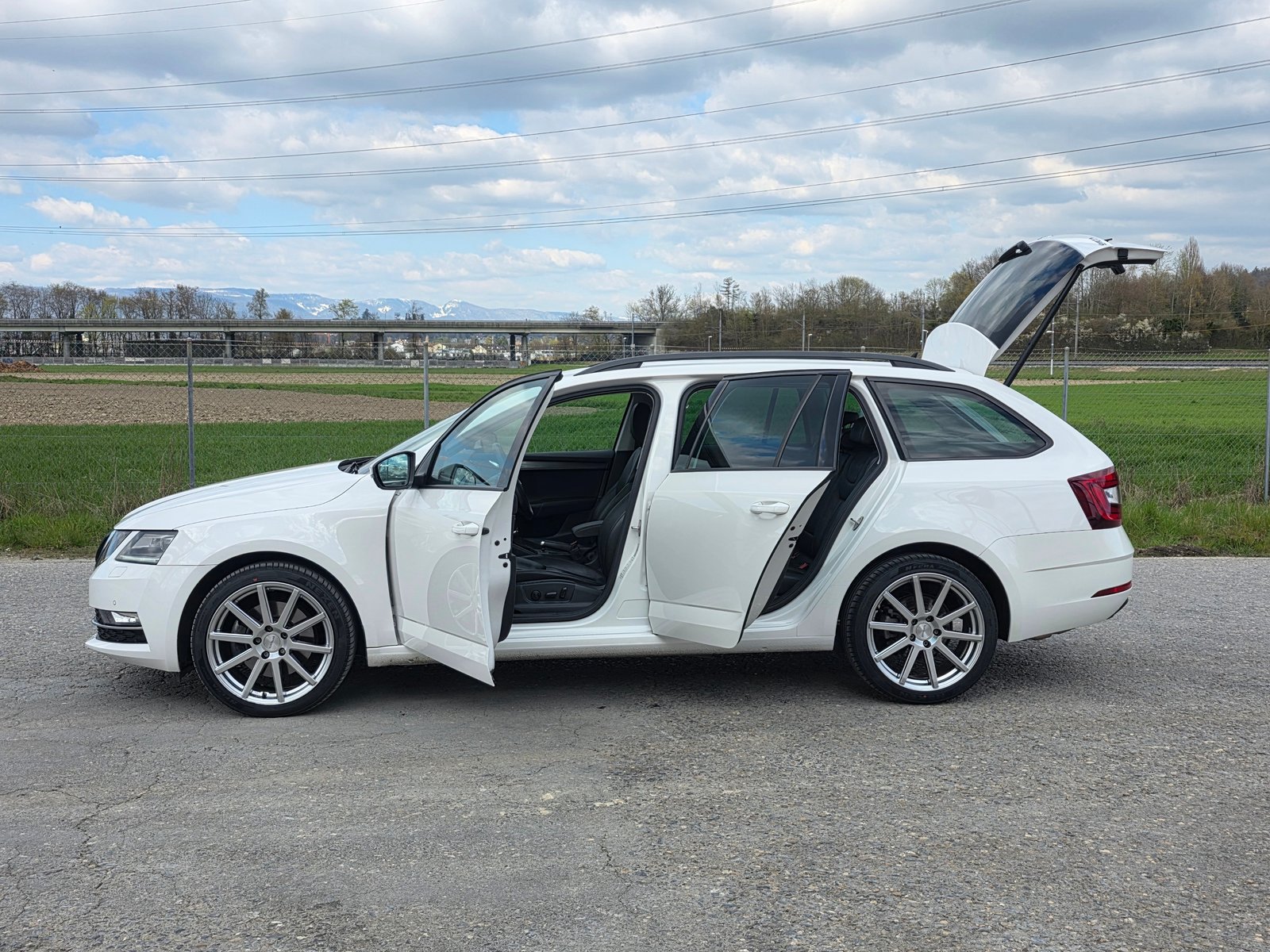 SKODA Octavia Combi 1.8 TSI Style DSG, Essence, Occasion / Utilisé, Automatique - 4