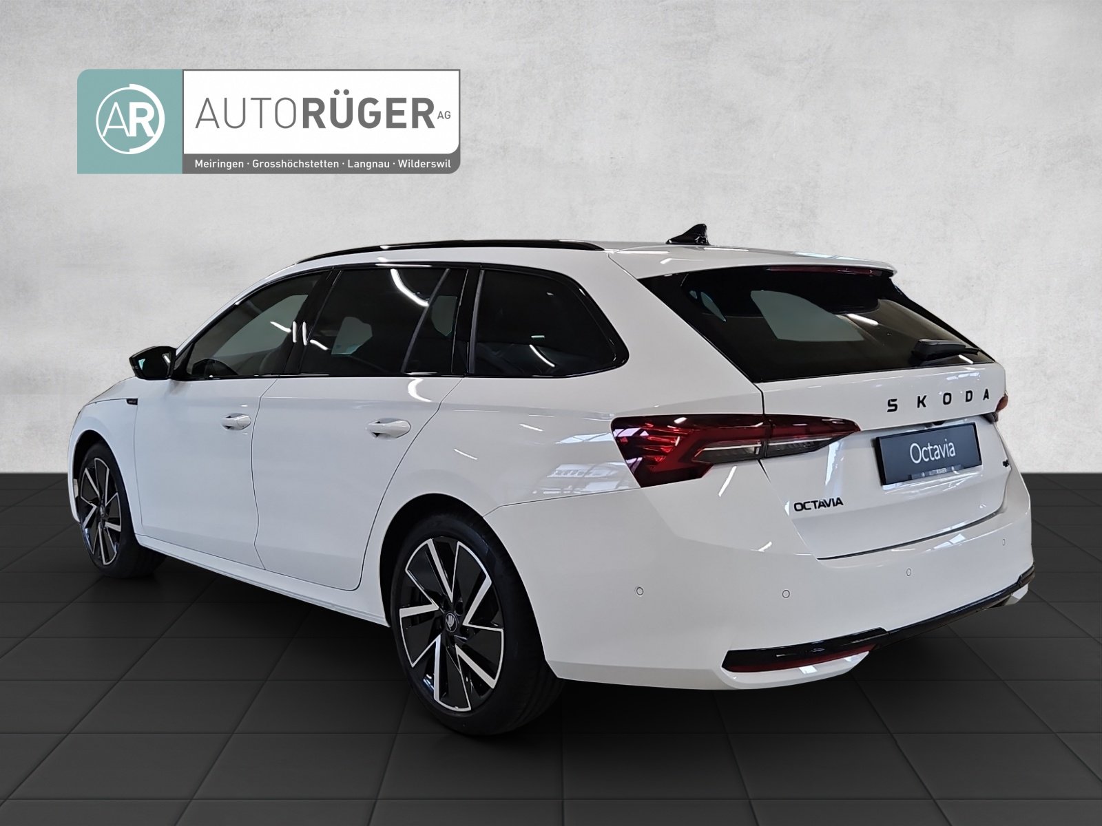 SKODA Octavia Combi 2.0 TSI DSG Dynamic 4x4, Benzin, Occasion / Gebraucht, Automatik - 4