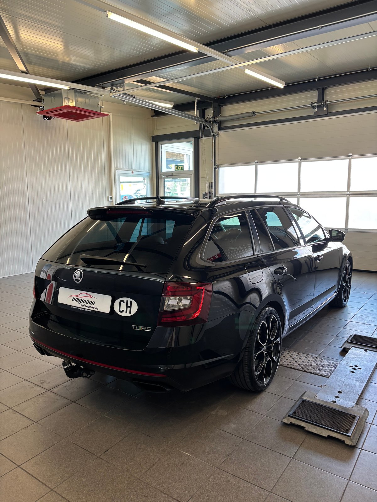 SKODA Octavia Combi 2.0 TSI RS 245 DSG, Benzin, Occasion / Gebraucht, Automatik - 4