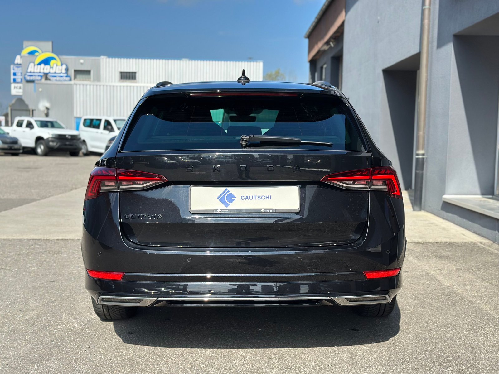 SKODA Octavia Combi 2.0 TSI SportLine DSG 4x4, Benzin, Occasion / Gebraucht, Automatik - 3