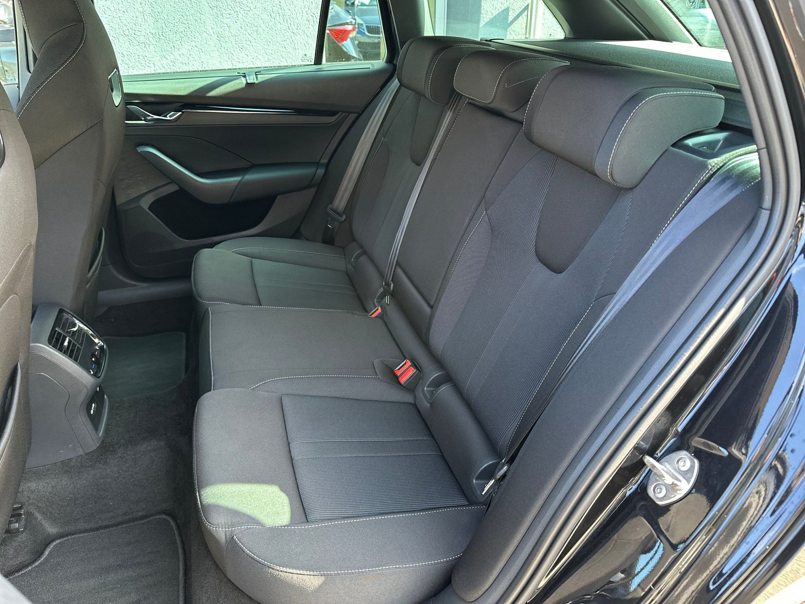 SKODA Octavia Combi 2.0 TSI SportLine DSG 4x4, Benzin, Occasion / Gebraucht, Automatik - 7