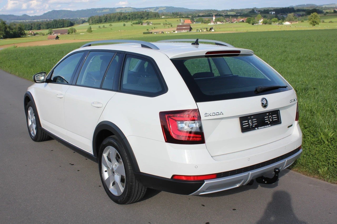 SKODA Octavia Combi 2.0 TDI Scout 4x4 mit Anhängerkupplung, Diesel, Occasion / Utilisé, Manuelle - 4