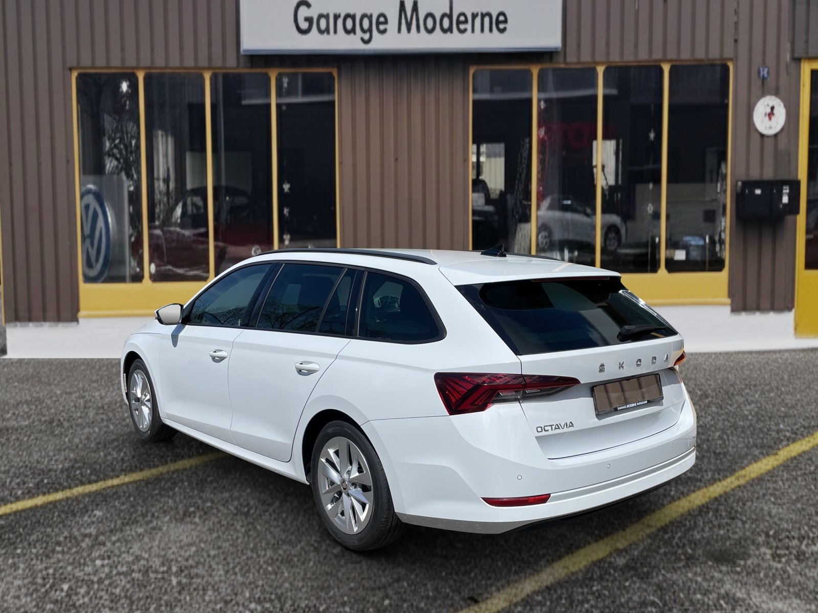 SKODA Octavia Kombi 1.5 TSI Style, Petrol, Second hand / Used, Manual - 4