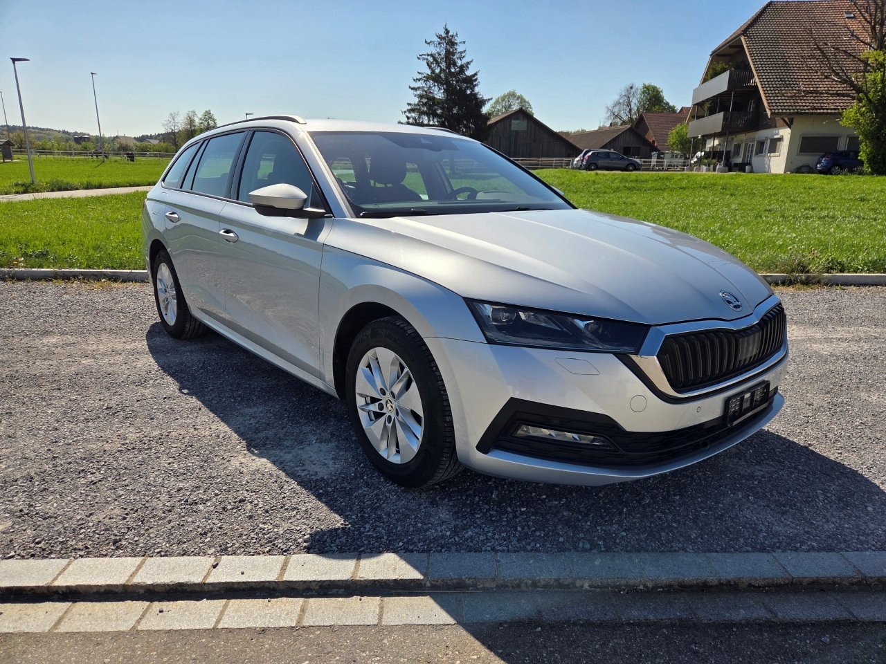 SKODA Octavia Combi 2.0 TDI DSG Ambition