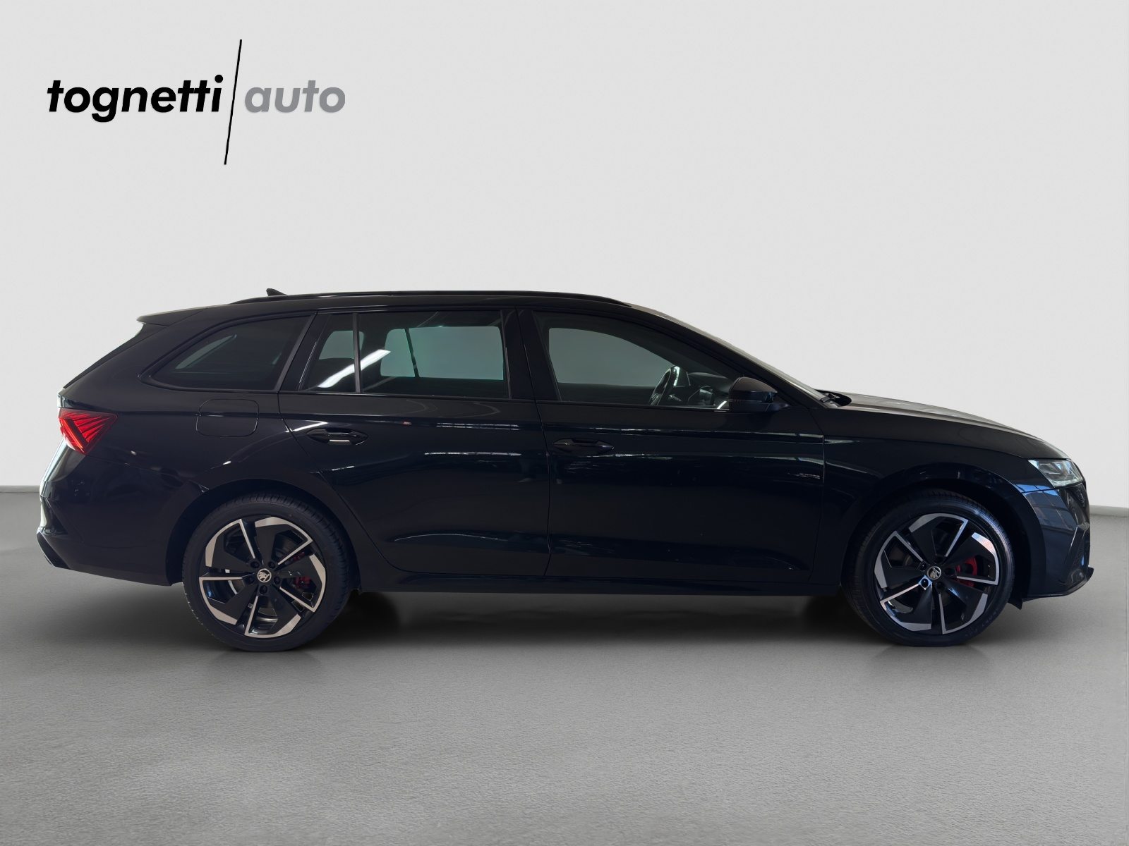SKODA Octavia RS iV Plug-in-Hybrid (Netto), Full-Hybrid Petrol/Electric, Second hand / Used, Automatic - 3