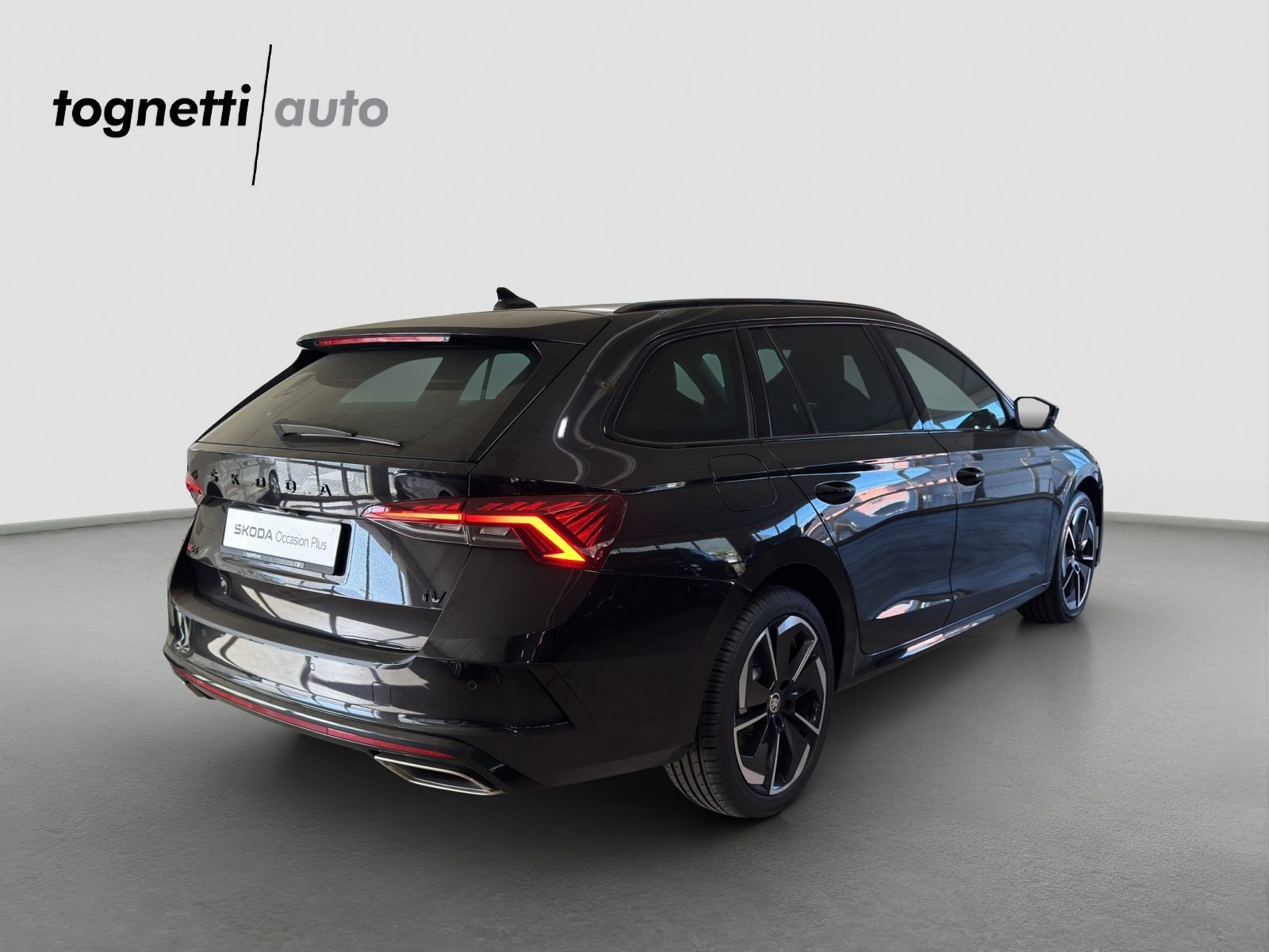 SKODA Octavia RS iV Plug-in-Hybrid (Netto), Full-Hybrid Petrol/Electric, Second hand / Used, Automatic - 4