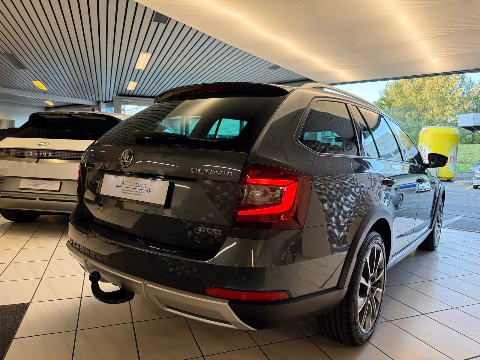 SKODA Octavia Combi 1.8 TSI Scout 4x4 DSG, Essence, Occasion / Utilisé, Automatique - 3