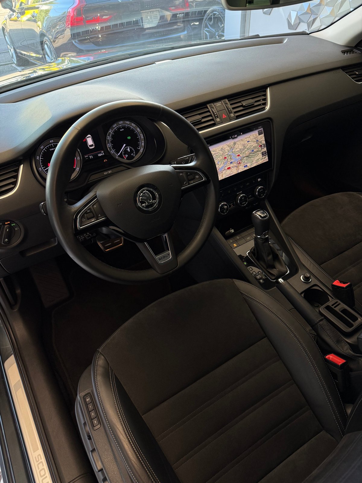 SKODA Octavia Combi 1.8 TSI Scout 4x4 DSG, Essence, Occasion / Utilisé, Automatique - 5