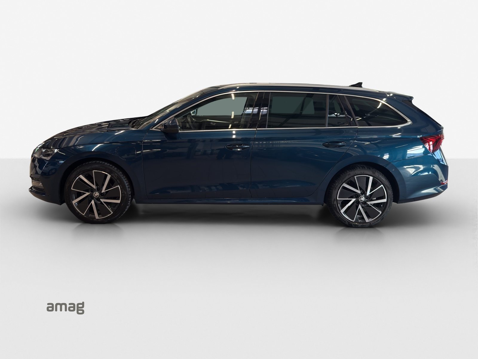 SKODA NEW OCTAVIA Style iV Plug-in-Hybrid, Full-Hybrid Petrol/Electric, Second hand / Used, Automatic - 2