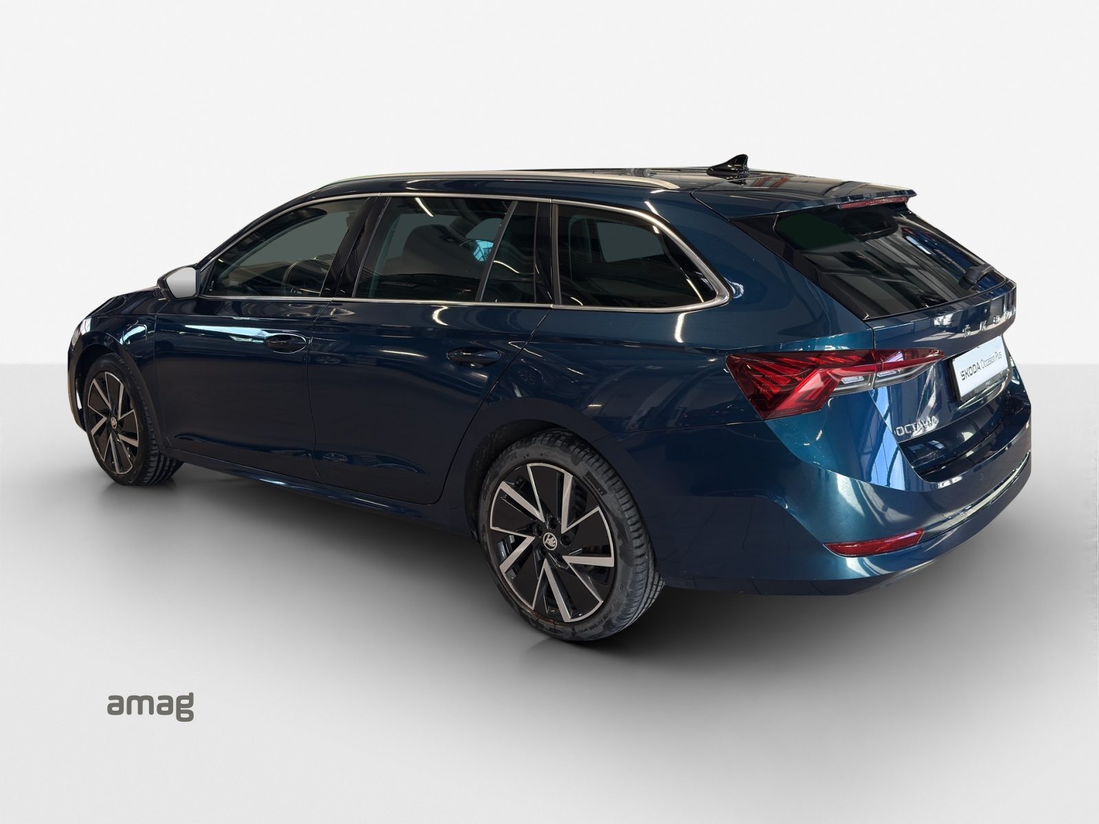 SKODA NEW OCTAVIA Style iV Plug-in-Hybrid, Full-Hybrid Petrol/Electric, Second hand / Used, Automatic - 3