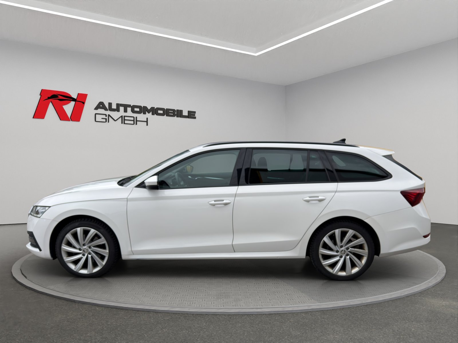 SKODA Octavia Combi 2.0 TDI DSG Style 4x4, Diesel, Second hand / Used, Automatic - 5