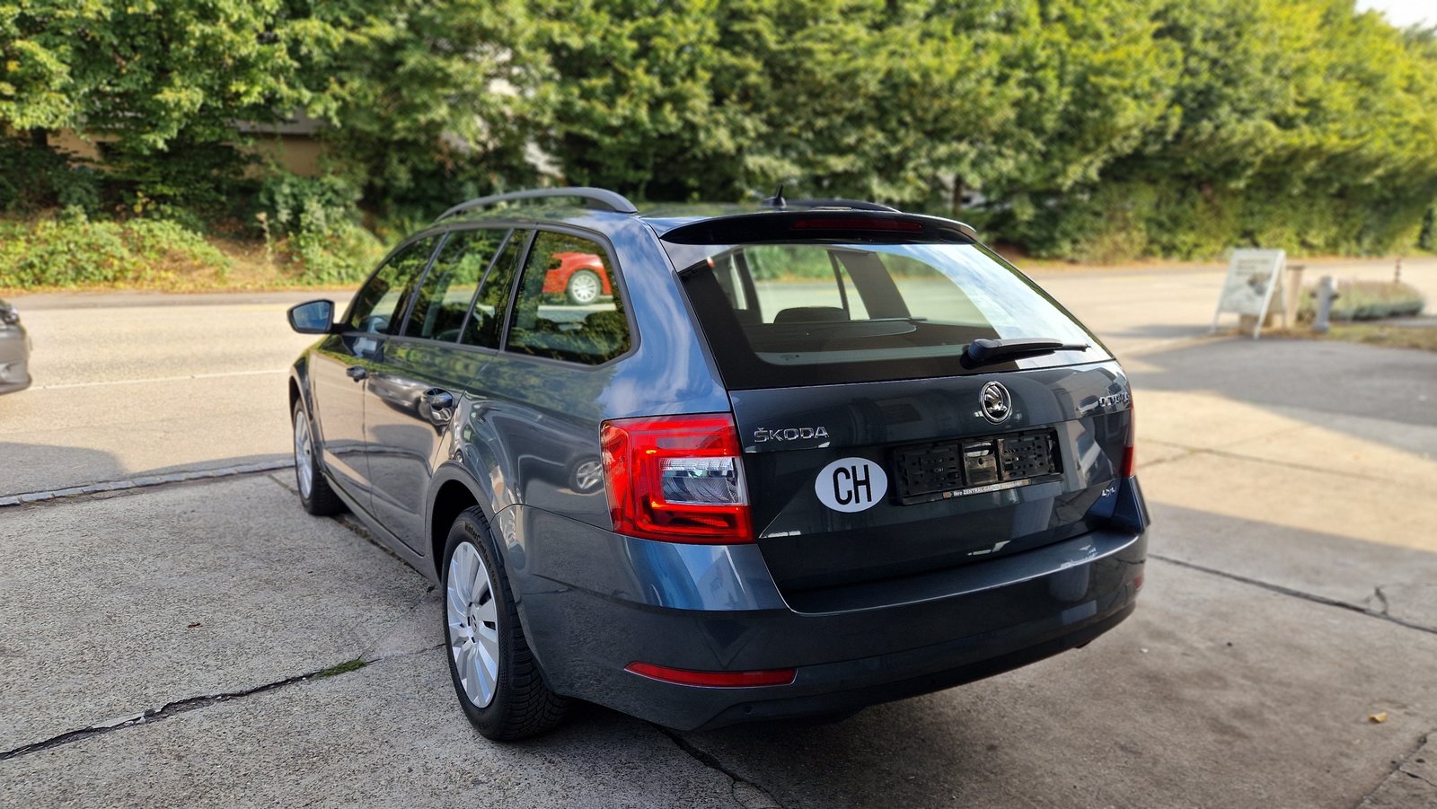 SKODA Octavia Combi 2.0 TDI Ambition 4x4, Diesel, Occasion / Utilisé, Automatique - 3