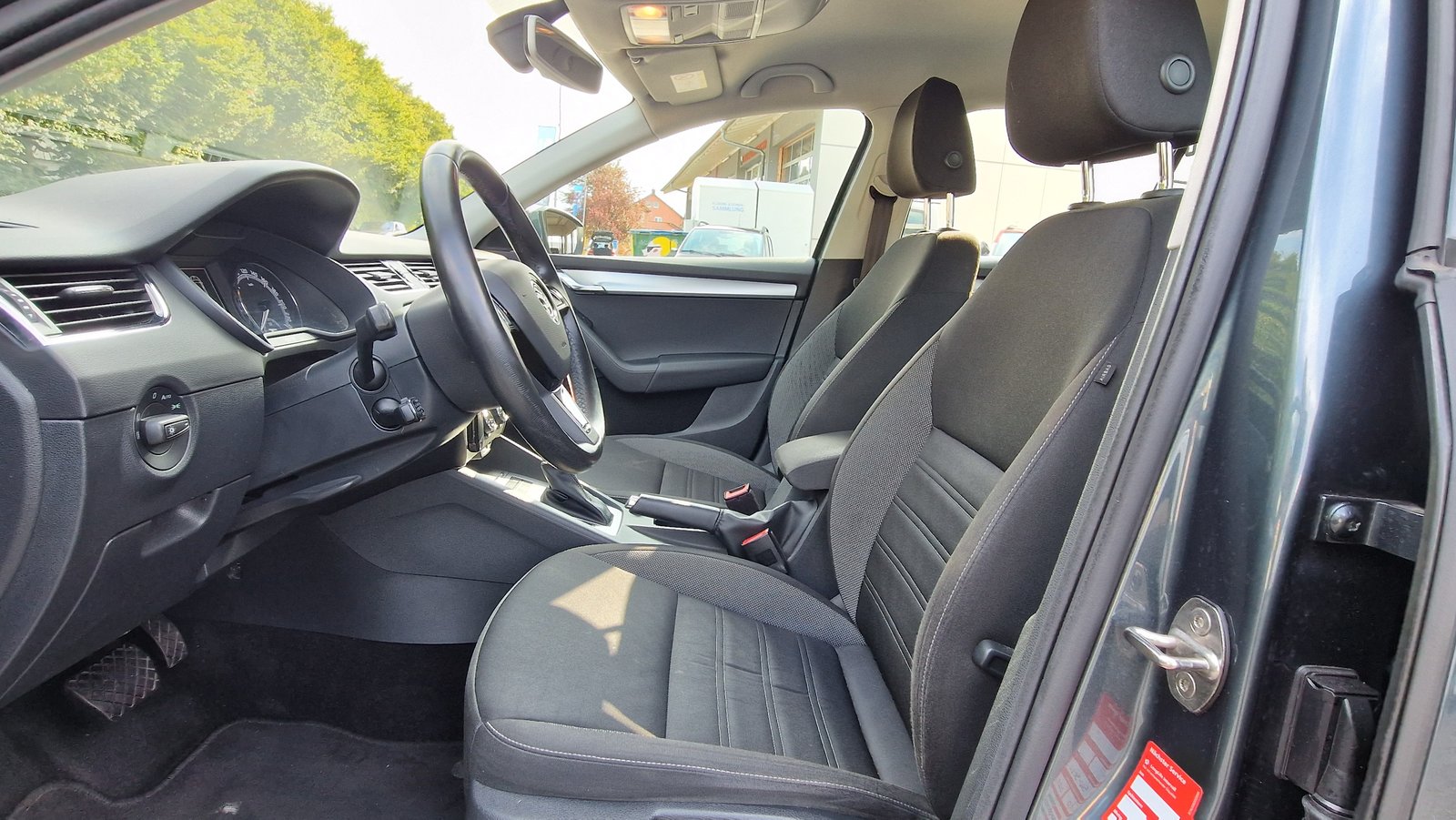 SKODA Octavia Combi 2.0 TDI Ambition 4x4, Diesel, Occasion / Utilisé, Automatique - 5