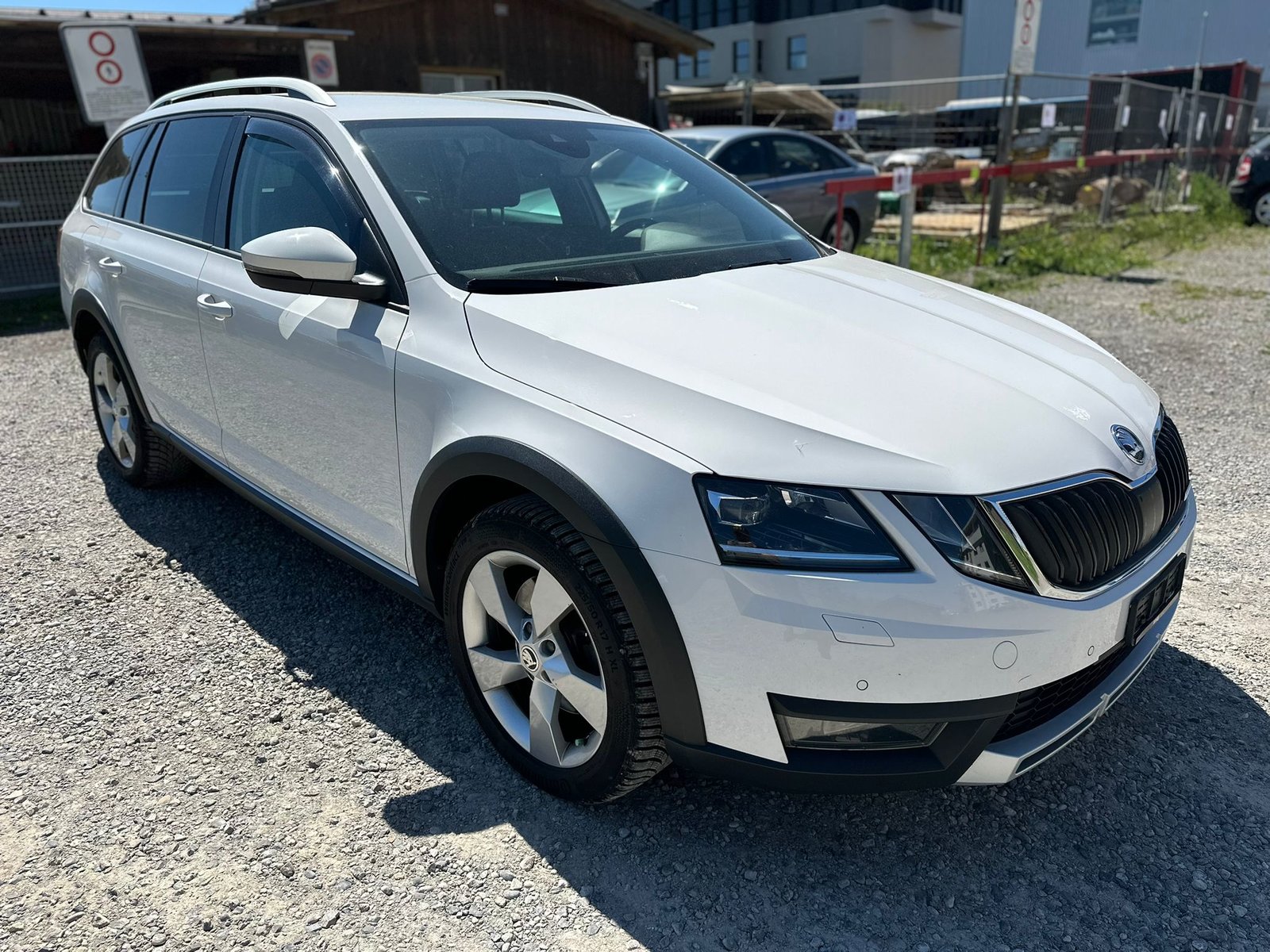SKODA Octavia Combi 2.0 TSI Scout 4x4 DSG, Petrol, Second hand / Used, Automatic - 4