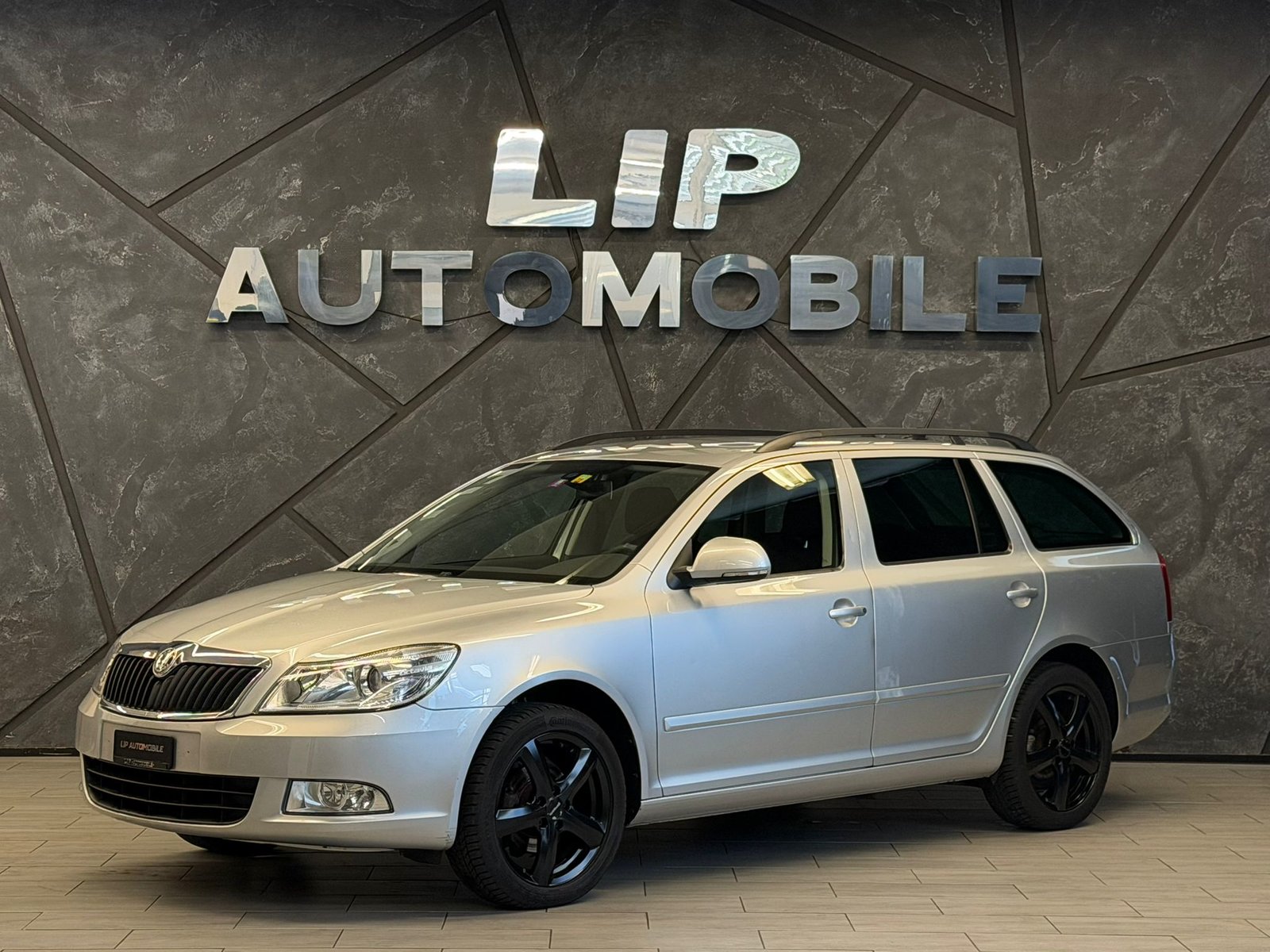 SKODA Octavia Combi 1.6 TDI Ambiente DSG