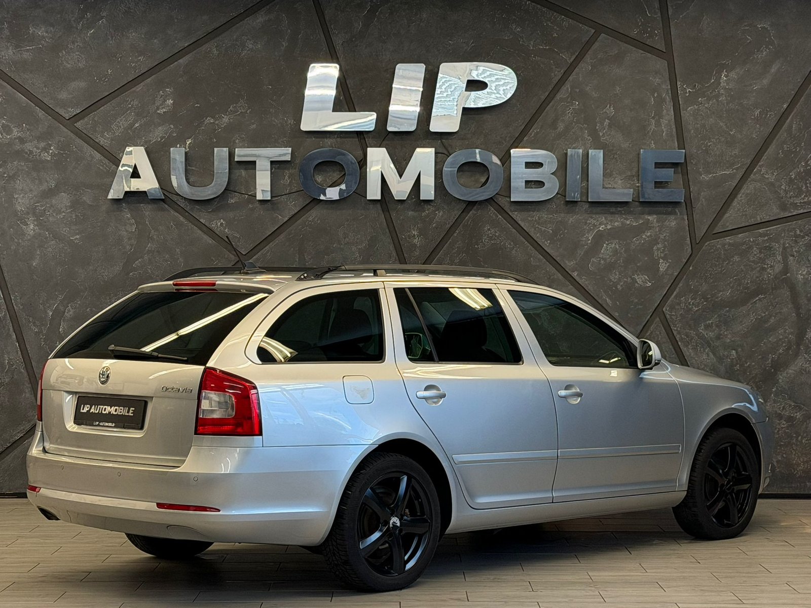 SKODA Octavia Combi 1.6 TDI Ambiente DSG, Diesel, Second hand / Used, Automatic - 6