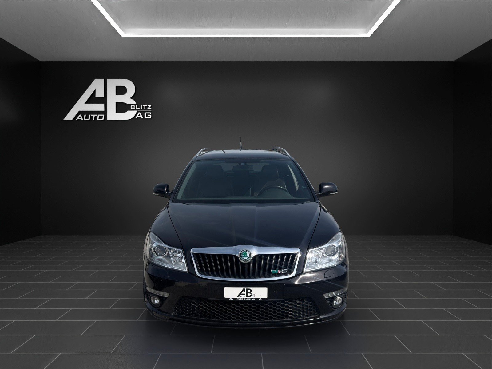 SKODA Octavia Combi 2.0 TSI RS DSG mit 200 PS