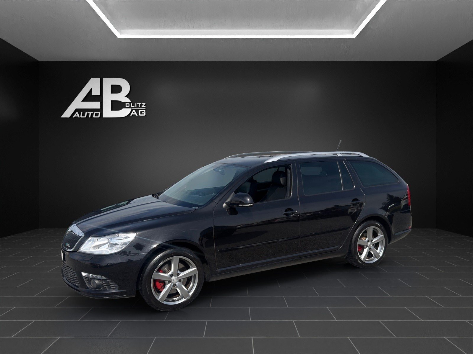 SKODA Octavia Combi 2.0 TSI RS DSG mit 200 PS, Petrol, Second hand / Used, Automatic - 2