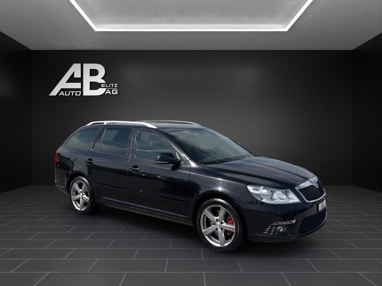 SKODA Octavia Combi 2.0 TSI RS DSG mit 200 PS, Petrol, Second hand / Used, Automatic - 6