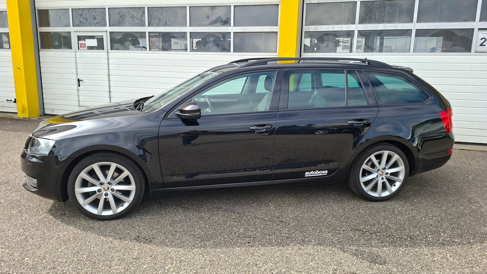 SKODA OCTAVIA Combi 1.4 TSI Ambition DSG, Benzin, Occasion / Gebraucht, Automatik - 2