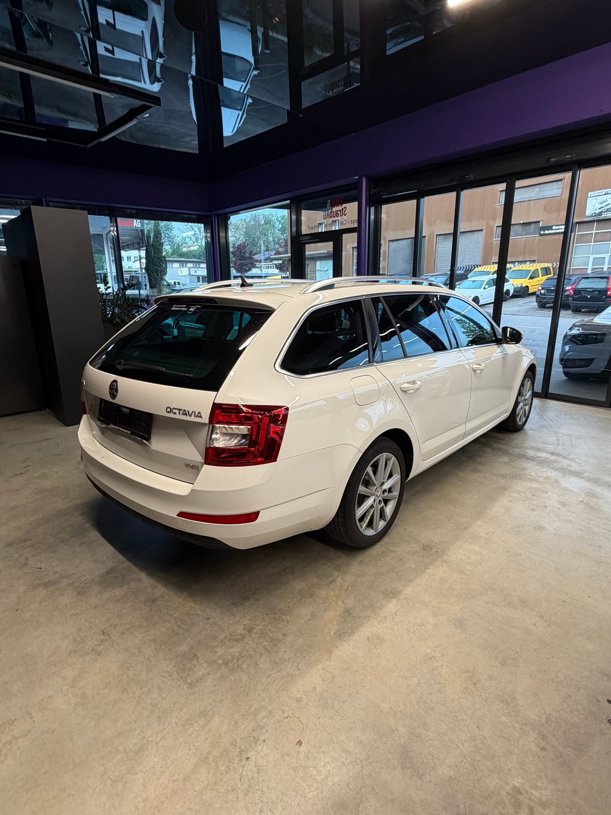 SKODA Octavia Combi 1.8 TSI Elegance 4x4 DSG, Essence, Occasion / Utilisé, Automatique - 4