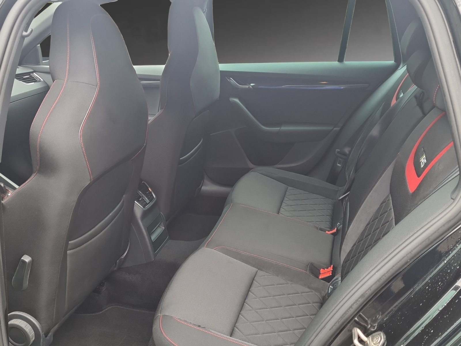 SKODA OCTAVIA COMBI RS 4x4 "PRAG" (NETTO), Diesel, Occasion / Utilisé, Automatique - 7