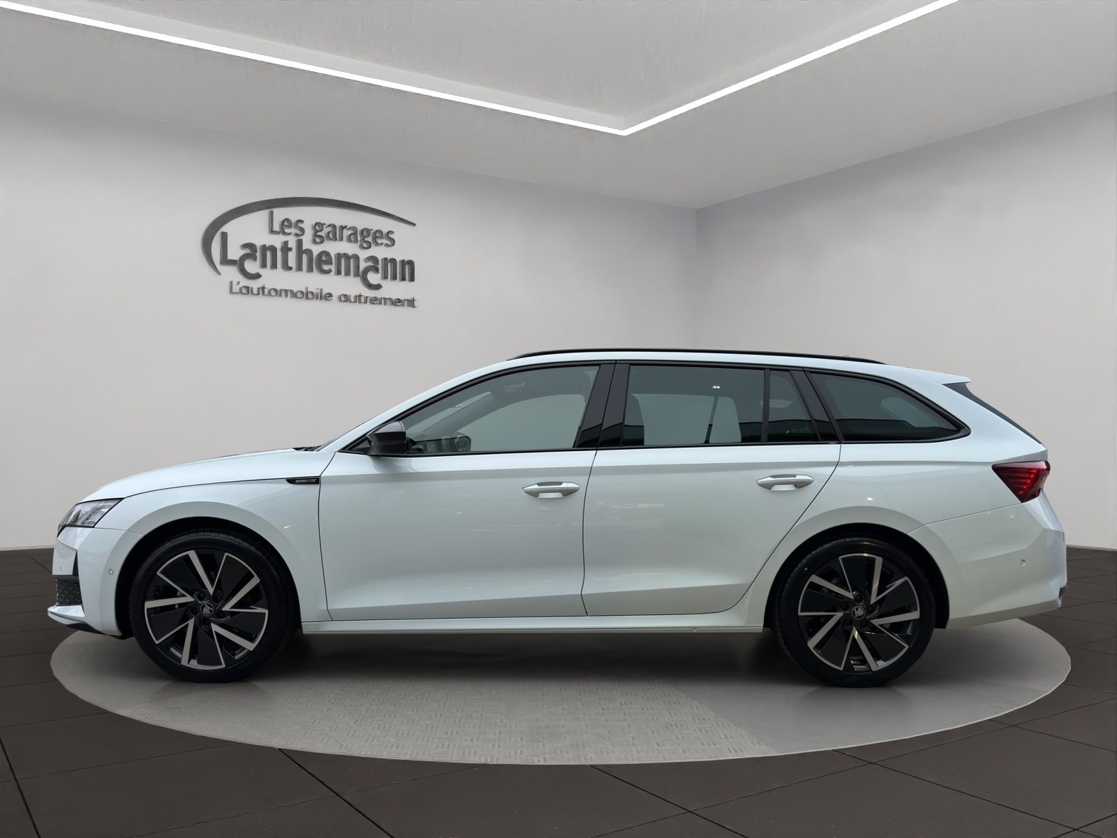 SKODA Octavia Sportline Dynamic (Netto), Benzin, Occasion / Gebraucht, Automatik - 2