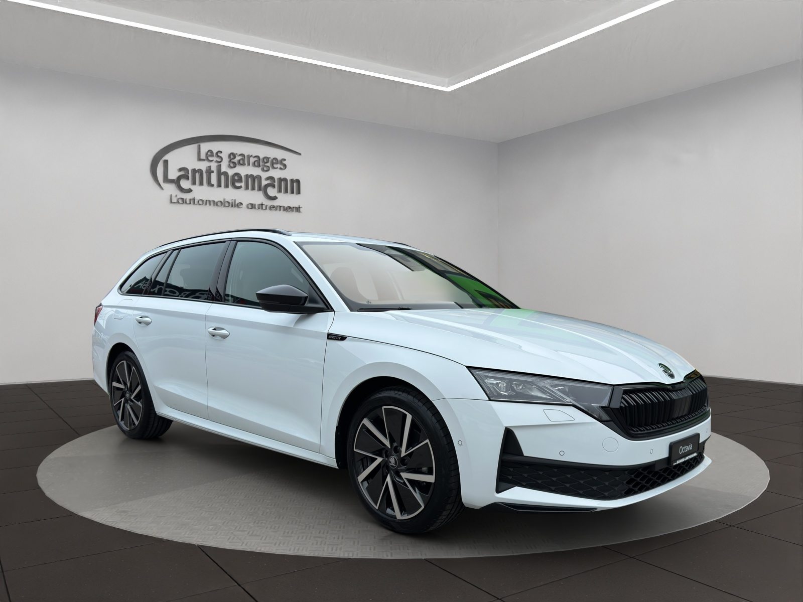 SKODA Octavia Sportline Dynamic (Netto), Benzin, Occasion / Gebraucht, Automatik - 6