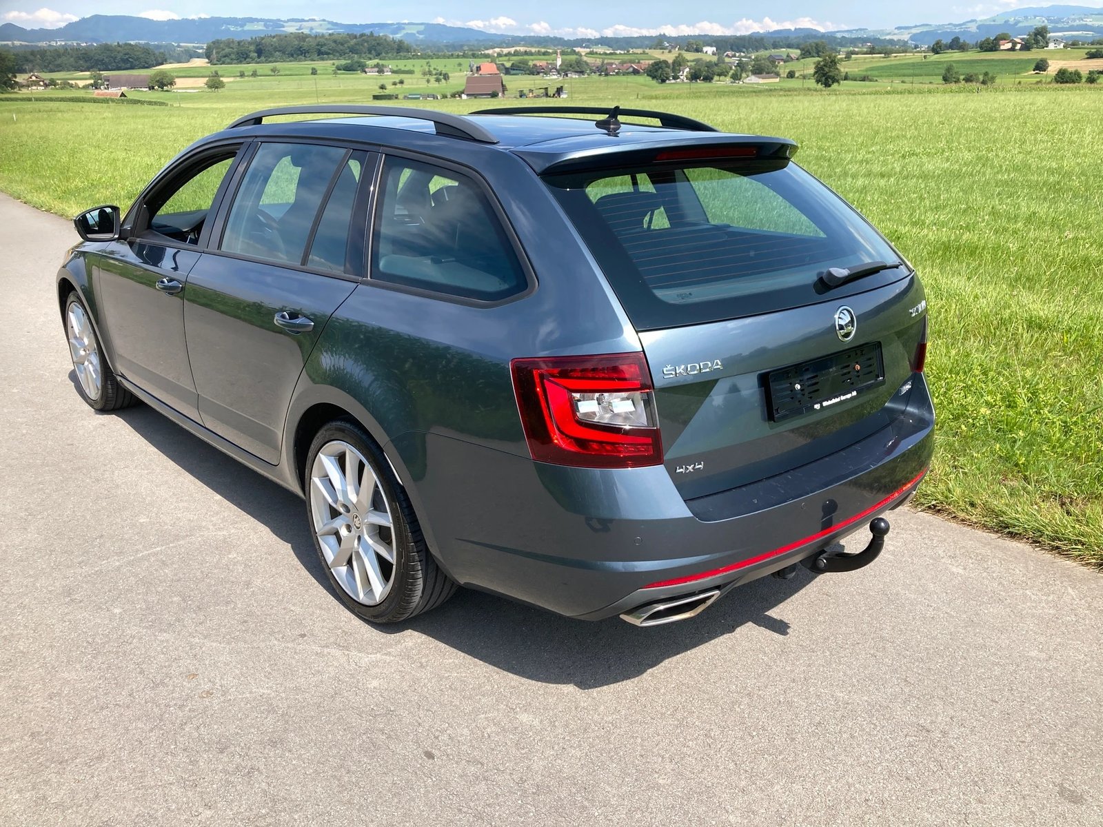 SKODA Octavia Combi 2.0 TDI RS 4x4 DSG mit Anhängerkupplung, Diesel, Second hand / Used, Automatic - 4