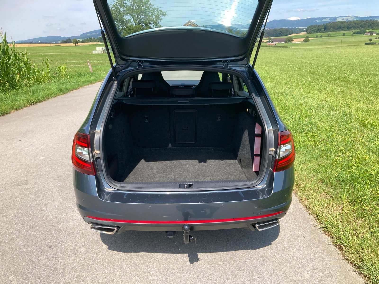 SKODA Octavia Combi 2.0 TDI RS 4x4 DSG mit Anhängerkupplung, Diesel, Second hand / Used, Automatic - 7