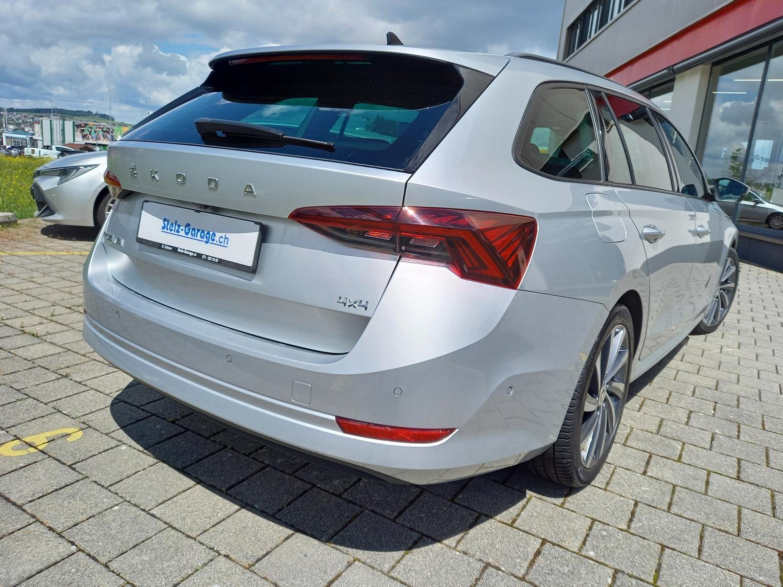SKODA Octavia Combi 2.0 TDI 200 Style 4x4 DSG, Diesel, Occasion / Gebraucht, Automatik - 2