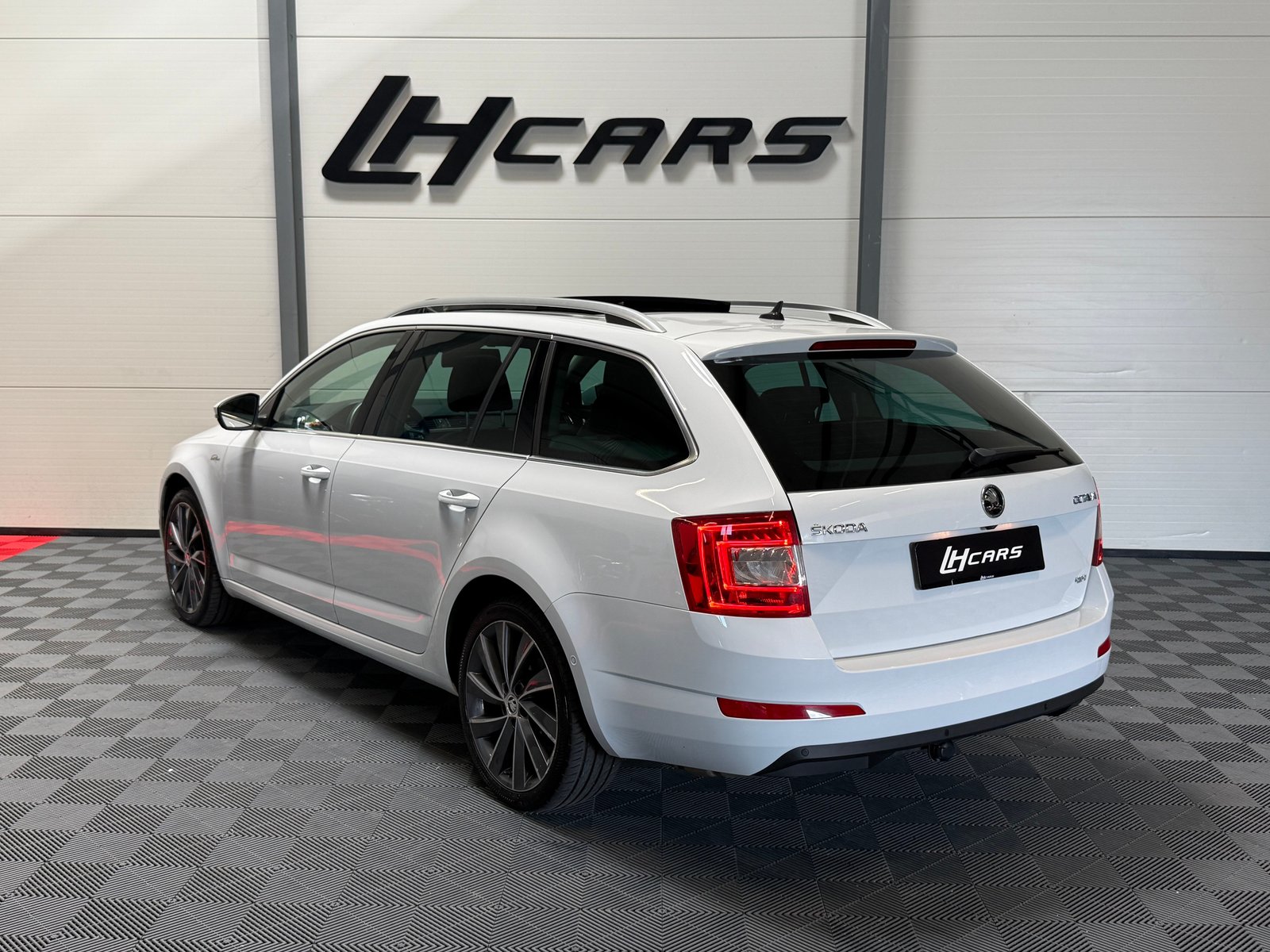 SKODA Octavia Combi 2.0 TDI 184 L K 4x4 DSG, Diesel, Second hand / Used, Automatic - 3
