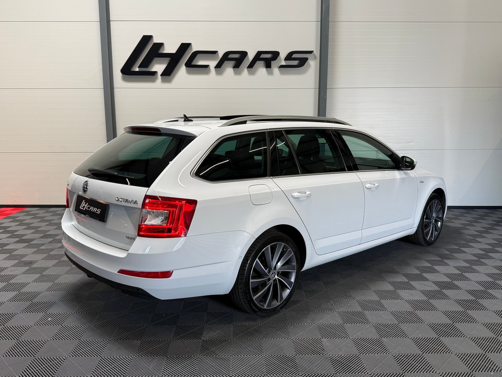 SKODA Octavia Combi 2.0 TDI 184 L K 4x4 DSG, Diesel, Second hand / Used, Automatic - 4