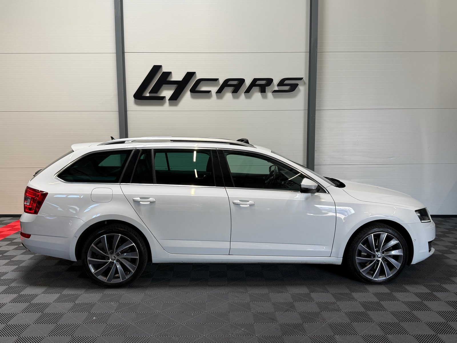 SKODA Octavia Combi 2.0 TDI 184 L K 4x4 DSG, Diesel, Second hand / Used, Automatic - 5