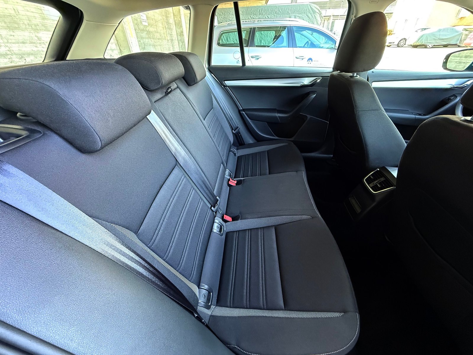 SKODA Octavia Combi 1.5 TSI Soleil DSG-Automat, Benzin, Occasion / Gebraucht, Automatik - 7