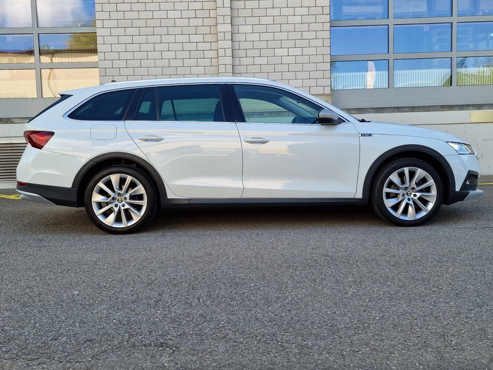 SKODA Octavia Combi 2.0 TDI DSG Scout 4x4, Diesel, Occasioni / Usate, Automatico - 4
