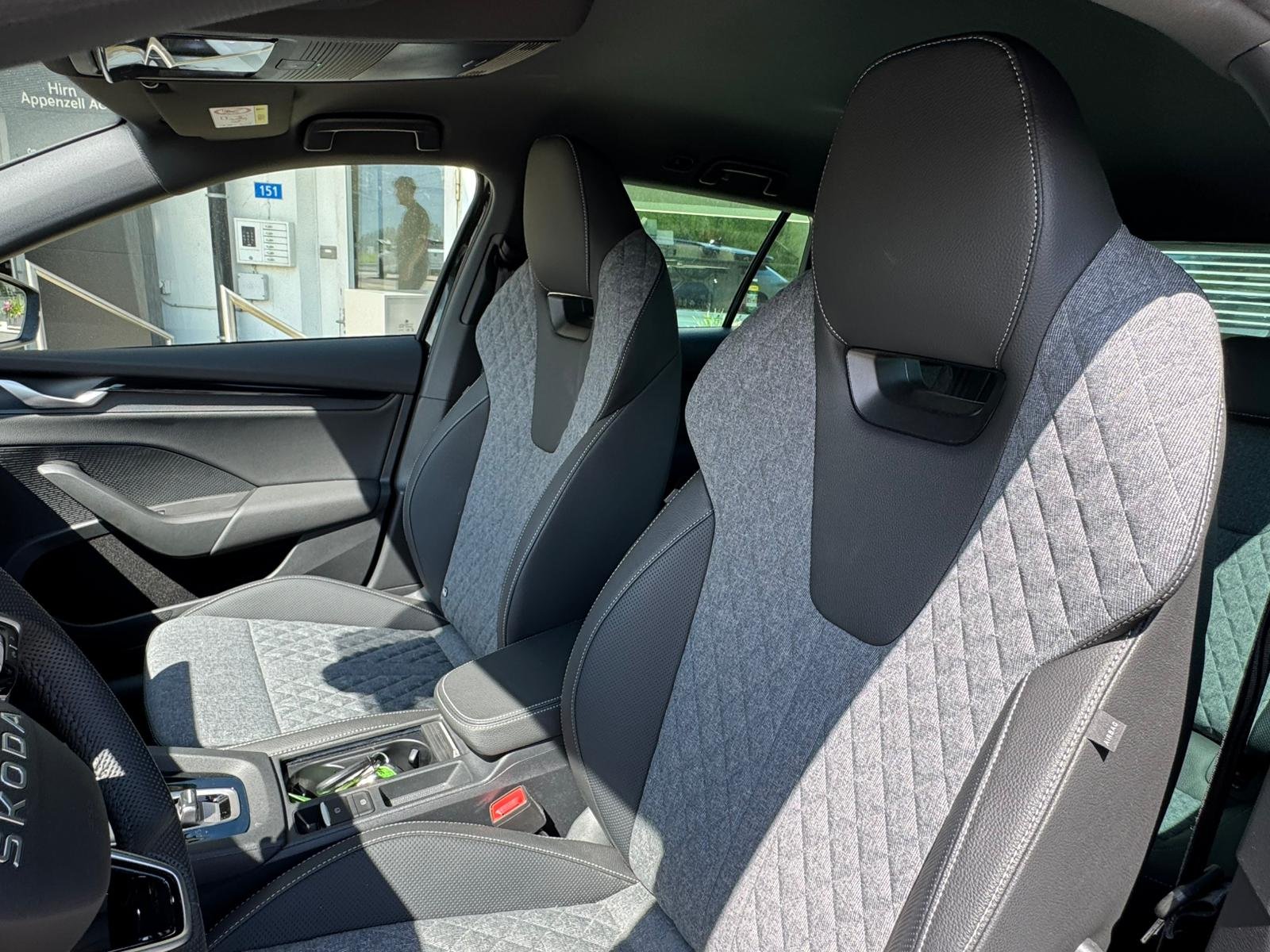SKODA Octavia Combi 1.5 TSI SportLine DSG, Mild-Hybrid Petrol/Electric, Second hand / Used, Automatic - 6