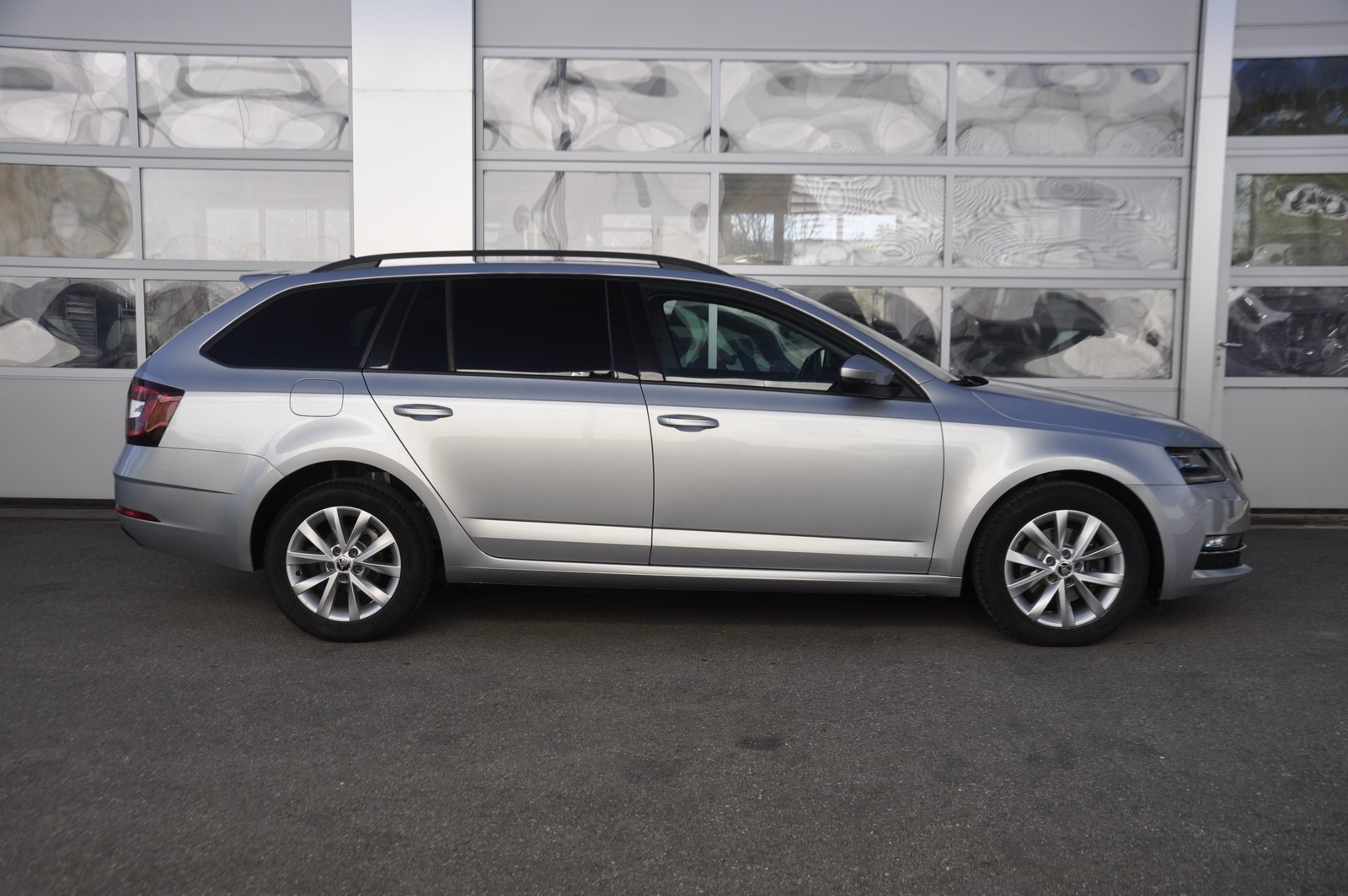 SKODA Octavia Combi 2.0 TDI Style DSG I Anhängerkupplung, Diesel, Occasion / Utilisé, Automatique - 2