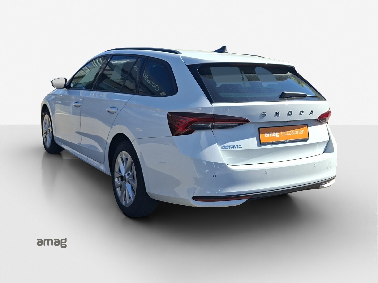 SKODA Octavia Selection MHEV, Petrol, Second hand / Used, Automatic - 3