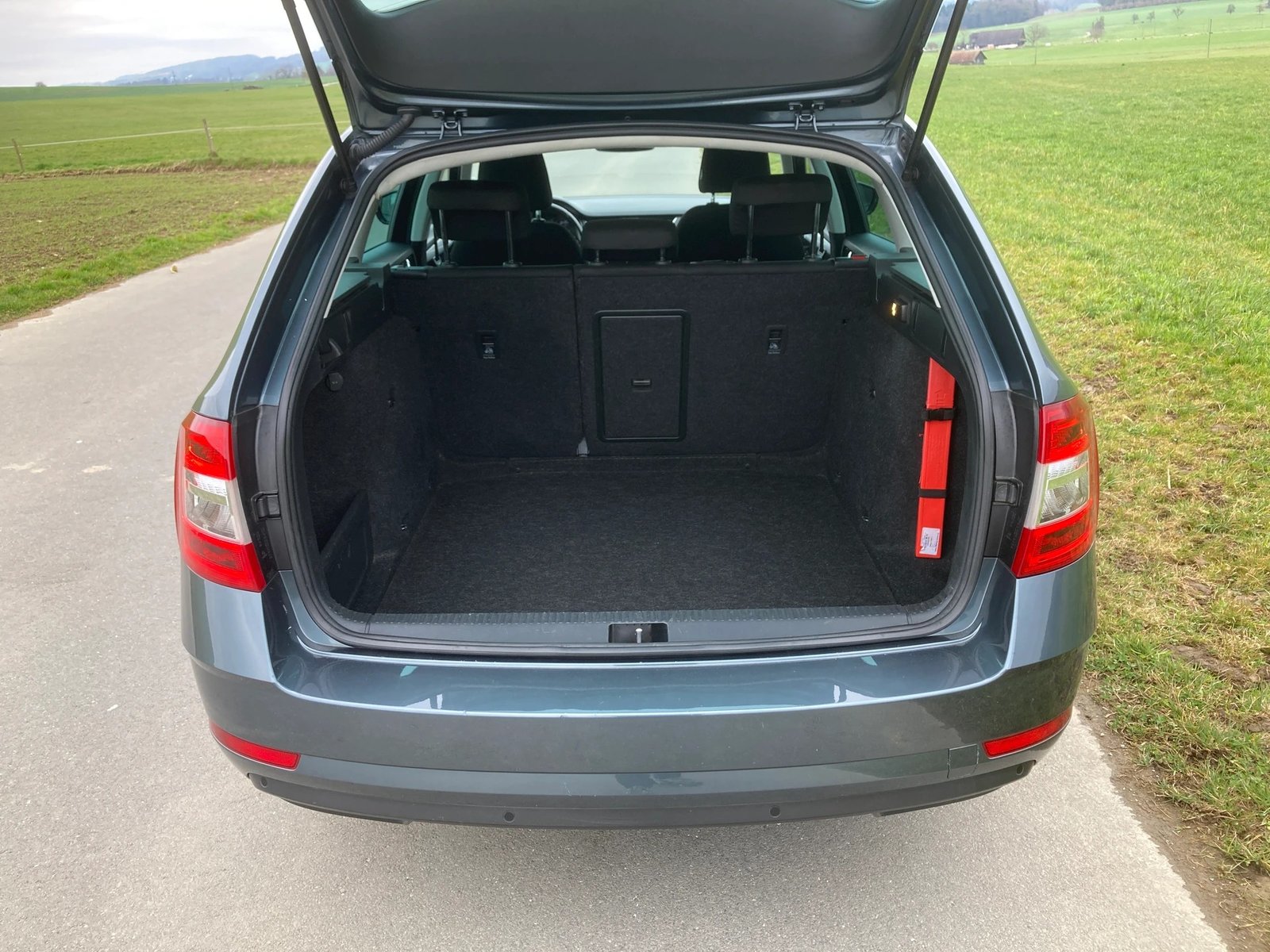SKODA Octavia Combi 2.0 TDI Ambition 4x4 DSG, Diesel, Occasion / Gebraucht, Automatik - 6